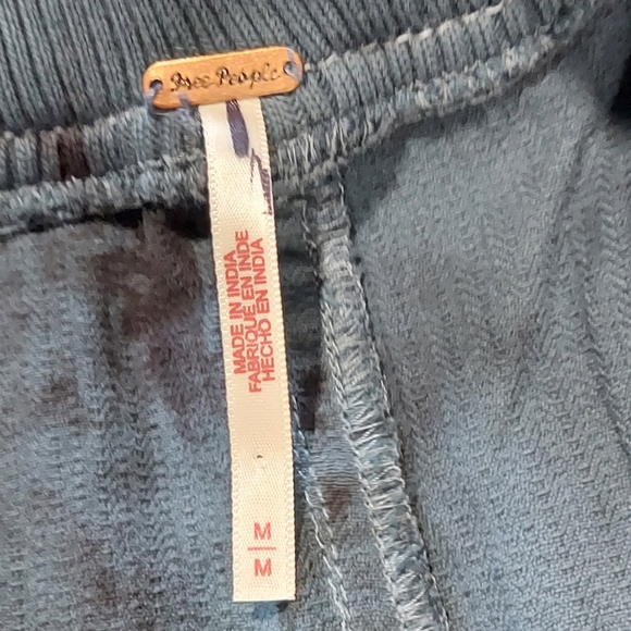 NWOT FREE PEOPLE Freddie Distressed Pants Medium - Picture 5 of 6